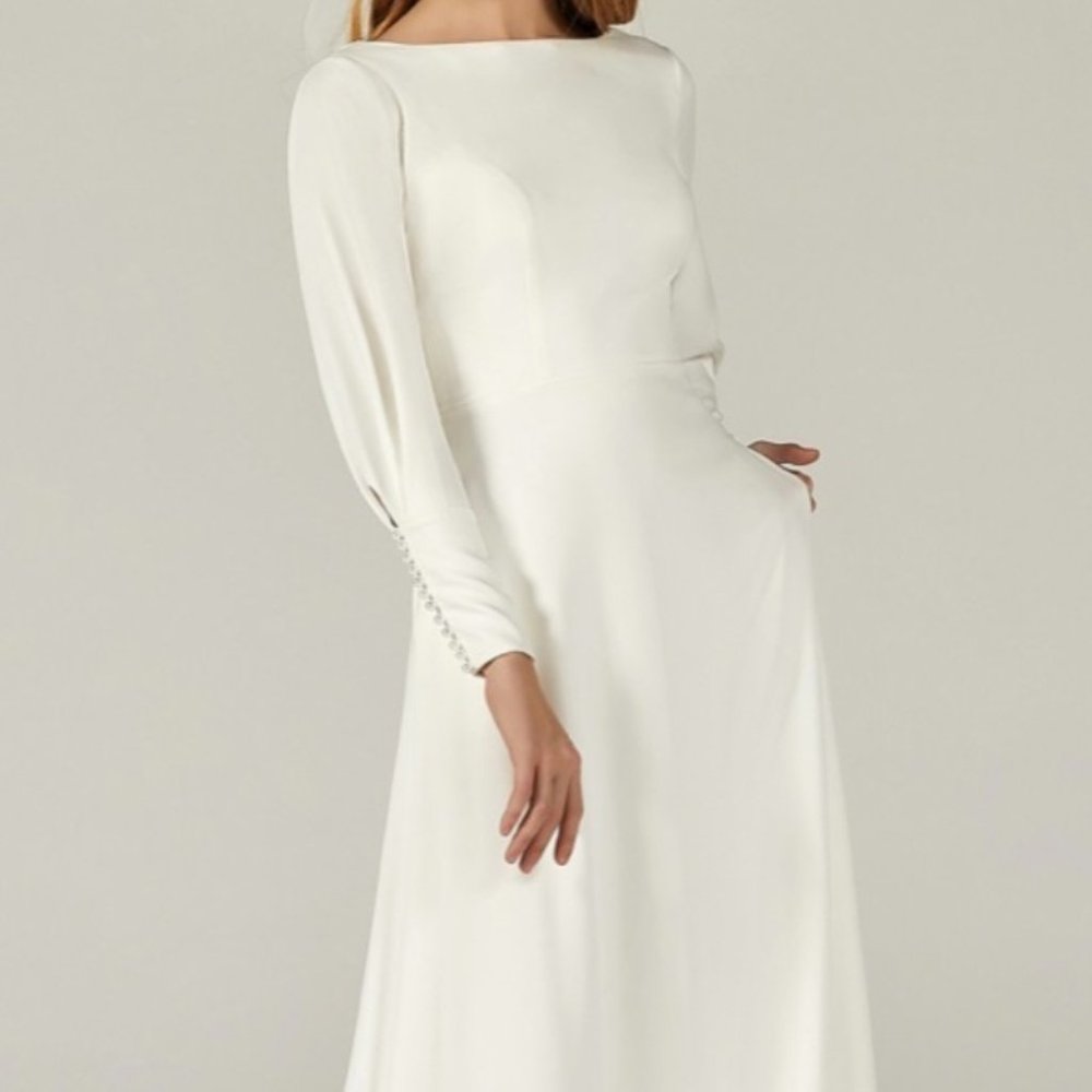 Ivory A-line sweep brush train Wedding Dress